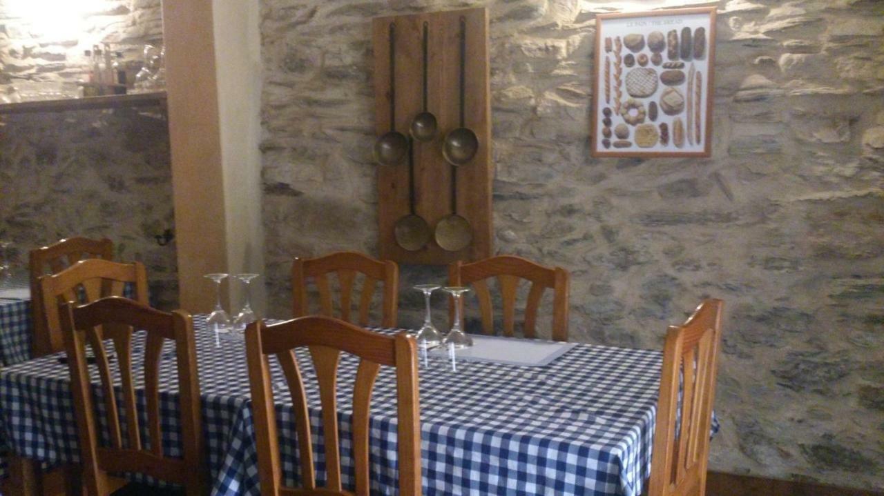 Hotel Rural Grado Del Pico Bagian luar foto